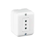 Tomacorriente Sencillo 2P+T 250V/10A Blanco